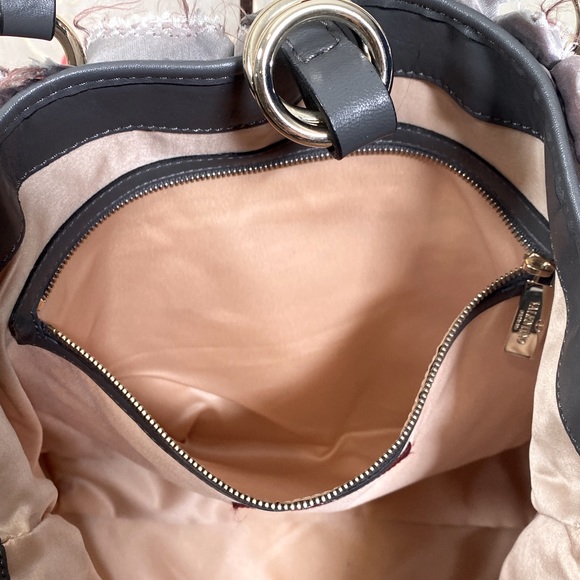 ♥️SOLD♥️✨HP✨RARE VALENTINO Limited Edition Rosier Lavender Pearls Shoulder Bag - Picture 9 of 16